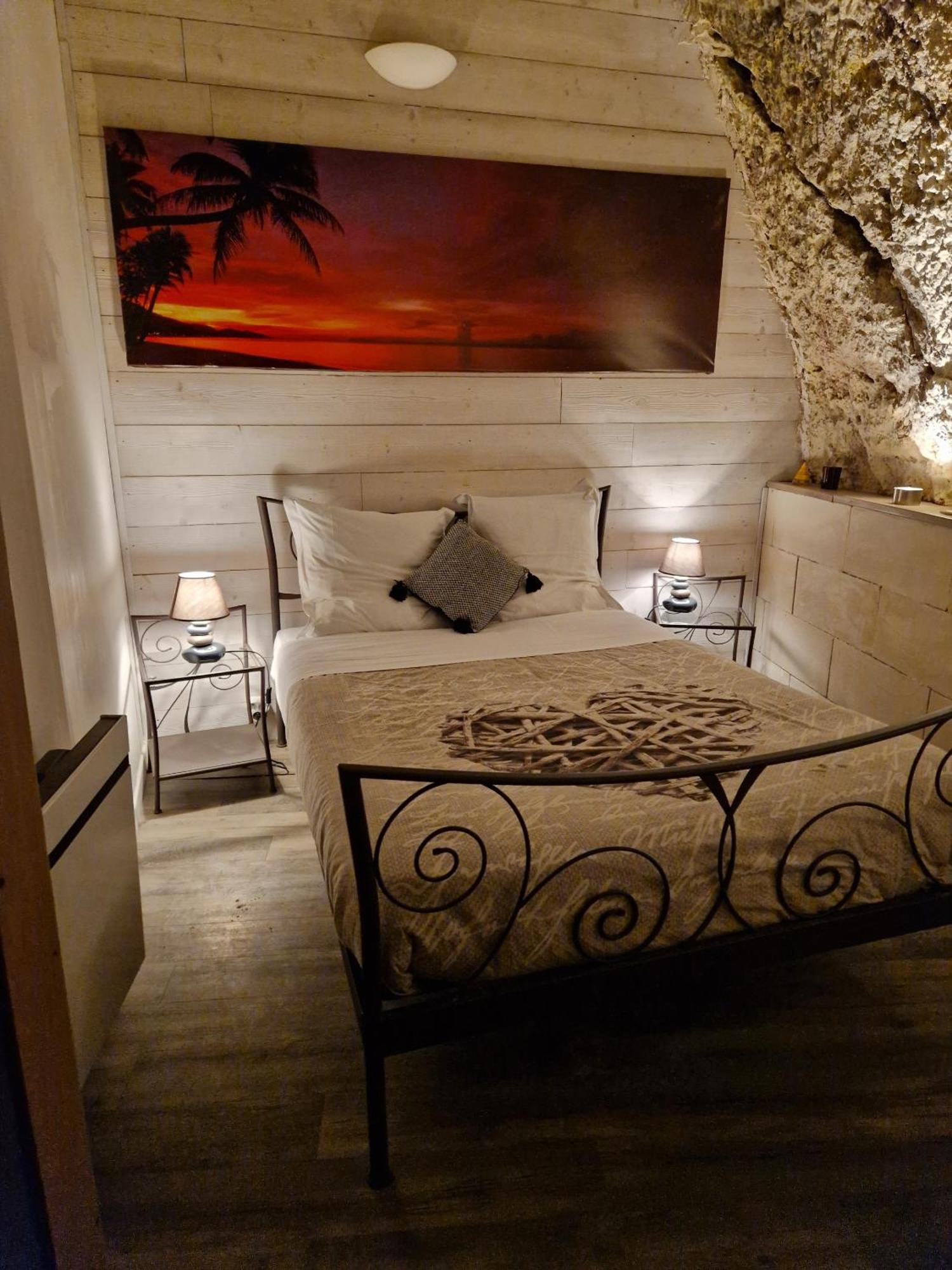 אמבואה Chambres D'Hotes Troglodytes Le Clos De L'Hermitage חדר תמונה